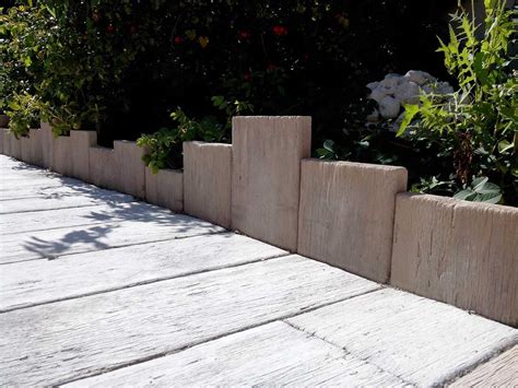 Bordure de jardin aménagez vos extérieurs avec style grâce à une bordure. Bordure de jardin en pierre reconstituée planche apparence ...