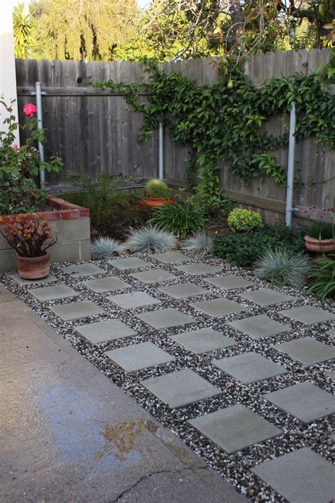 Gorgeous Contrast Between The Patio Stones Gravel Is A Nice Way To Add