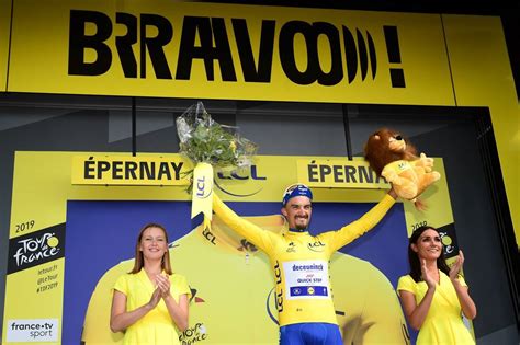 Tras dos tardes destinadas a los gallos del tour de francia, con victorias de julian alaphilippe y mathieu van der poel, las tierras bretonas ofrecerán una etapa casi llana que comienza al borde del atlántico, en lorient, y culminará en pontivy, junto a su vistoso castillo medieval. Clasificación de la etapa 3 del Tour de Francia 2019