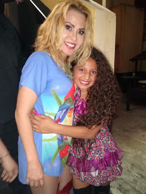 O programa será transmitido no globoplay. Clara Gavasso grava música com a cantora Joelma - Grupo ...