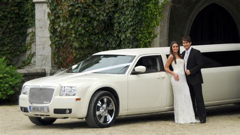 Take Your Bride Away From The Crowd In A Luxurious Wedding Limo