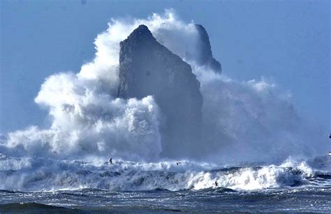 20 And 30 Foot Waves Hit The Oregon Coast See Photos And Videos