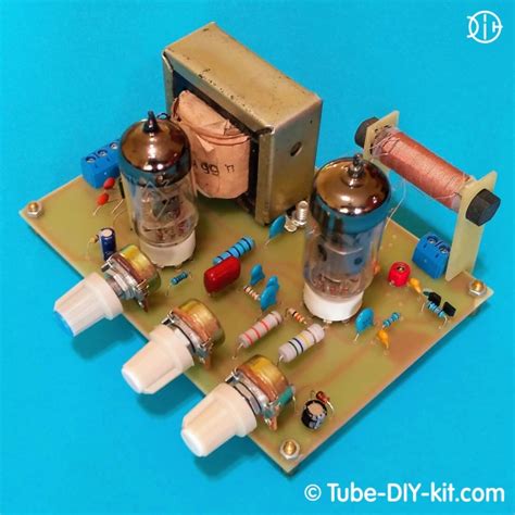 Two Vacuum Tubes Medium Wave Am Tuned Rf Receiver With A Grid Or