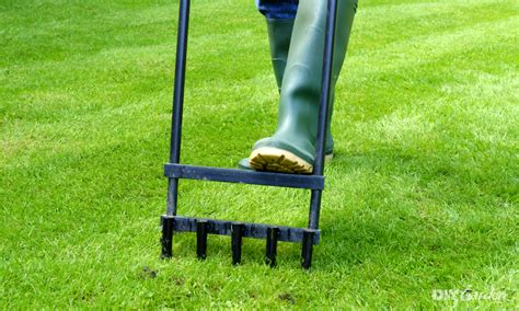 8 Best Lawn Aerators Electric And Manual 2023 Review Uk