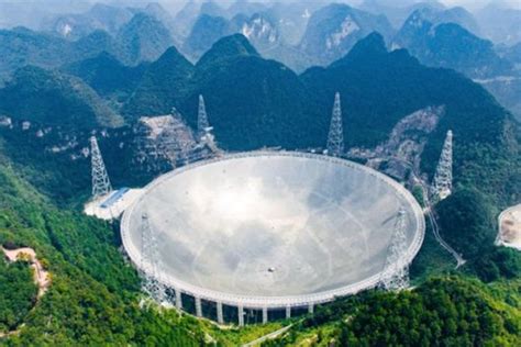 Tân nhân loại bạn trai bị rò điện. Trung Quốc trở thành nước sở hữu kính thiên văn khổng lồ ...