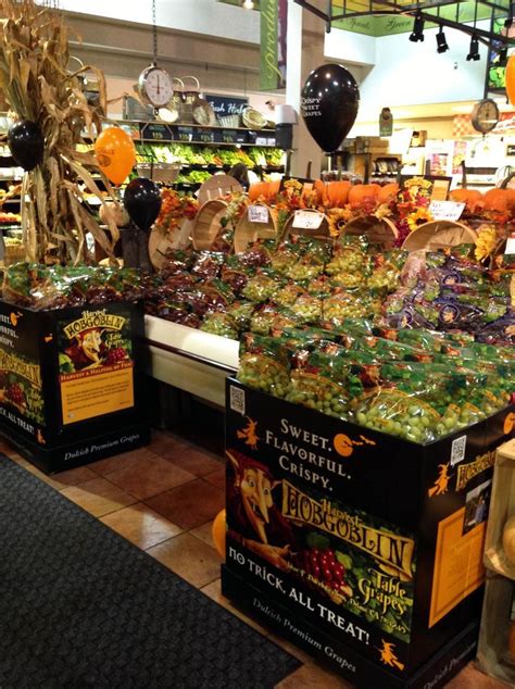 Pin By Jenn Lee On Grocery Ideas Fall Produce Autumn Display Grapes