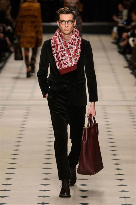 A Look From The Burberry Prorsum Fall 2015 Collection Photo Imaxtree