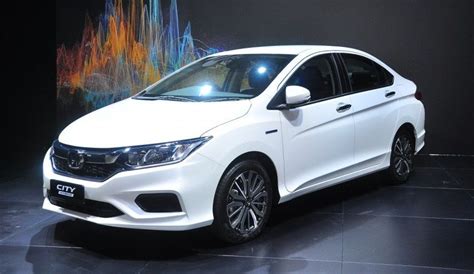 The new honda city is priced from rs 10.99 lakh. Honda City 2019 New Features And Price | Honda, Land rover ...