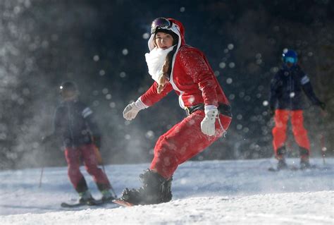 Skiing Santas Ho Ho Hold Court At Ski Resorts Annual Bash Ksnv
