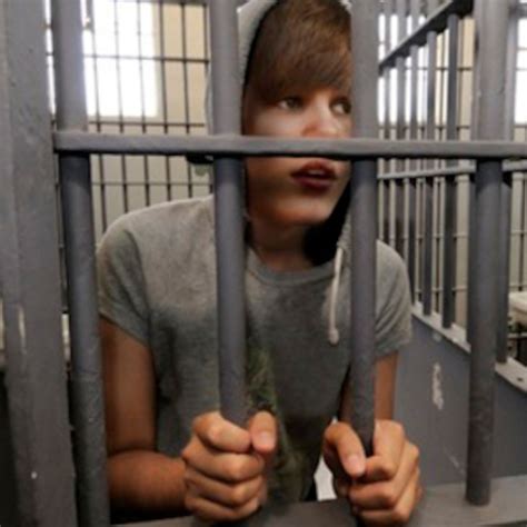 why is justin bieber behind bars e online
