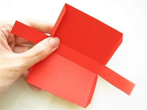 Tasche basteln aus Papier: Anleitung und kostenlose Vorlage