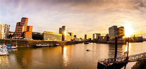 Düsseldorf is an international business and financial centre, renowned for its fashion and trade fairs. Düsseldorf bezienswaardigheden | Holidayguru.nl