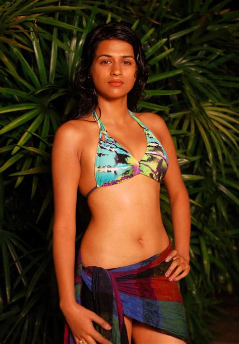 Shraddha Dass Hot Bikini Must Watch Andhraidle