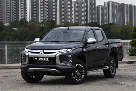 Mitsubishi #triton2019 #mitsubishicaretatriton mitsubishi triton 2019 telah diperkenalkan beberapa bulan dahulu. Motoring-Malaysia: The New Mitsubishi Triton Shows Off Its ...