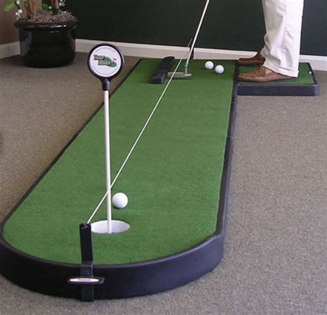 28 Outdoor And Indoor Putting Greens And Mats Designs And Ideas