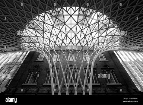 The Complex Diagrid Shell Structure Roof Of Kings Cross Station Stock