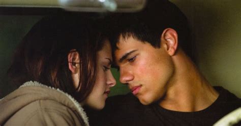 15 Photos That Remind Us Why Bella Shouldve Chosen Jacob Over Edward