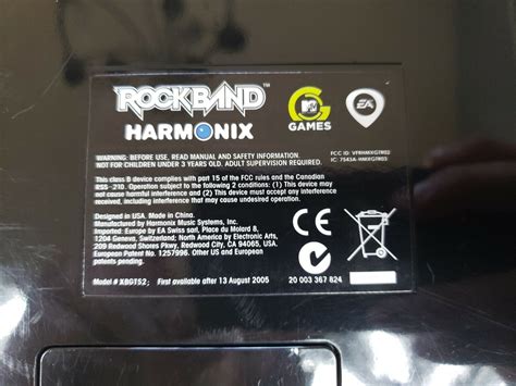 Xbox 360 Rock Band Fender Stratocaster Wireless Guitar Controller Xbgts2 Ebay