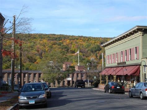 15 Slow Paced Small Towns In Connecticut Where Life Is Still Simple