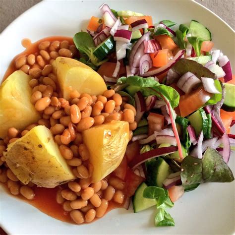 Healthy ways to eat potatoes. Slimming World Syn Free Jacket Potato, Bean & Salad ...