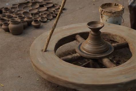 Potters Wheel History How Ancient Pottery Wheels Evolved