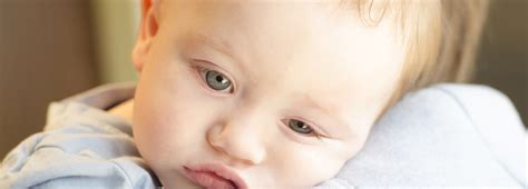Ein baby oder kleinkind kann niemand zum trinken überreden oder zwingen, aber gerade bei fieber ist eine hohe flüssigkeitszufuhr sehr wichtig für die kleinen patienten. Fieber beim Baby - ab wann spricht man von Fieber?
