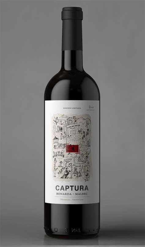 Packaging Captura On Behance Wine Bottle Label Design Wine Bottle
