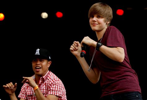 Justin Bieber Pictures Performing At The White House Easter Egg Roll