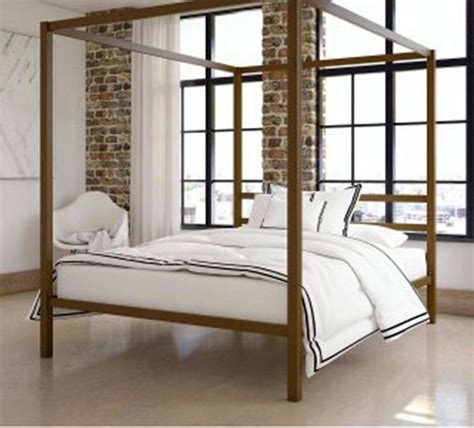 Wiki researchers have been writing reviews of the latest canopy bed frames since with a thick metal frame and rustic wood headboard and footboard, the angular zinus suzanne (around $494) makes a lovely addition to a loft or. Metal Canopy Bed Frame Queen Size Modern Gold