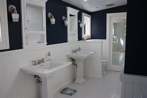 Another award winning commission from 2 girls from the boondocks, cindy mcpherson and jazmine dubois. Navy Bathroom, white wainscoting | home decor | Pinterest