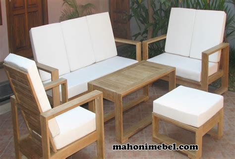 Berbagai kursi kayu minimalis dengan model & desain yang sederhana. Kumpulan Kursi Dari Kayu Jati Belanda | Sobhome