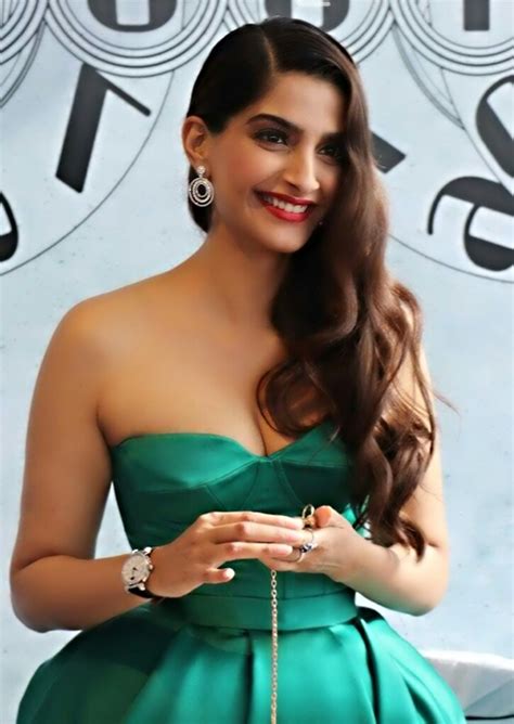 Sonam Kapoor Looks Hot Sexy In Green Dress Sonam Kapoor Hot Cleavage Show