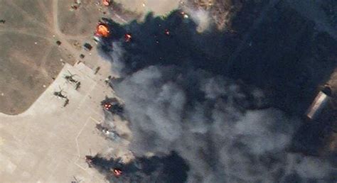 Палаючі гелікоптери росіян під Херсоном потрапили на аерофотознімки