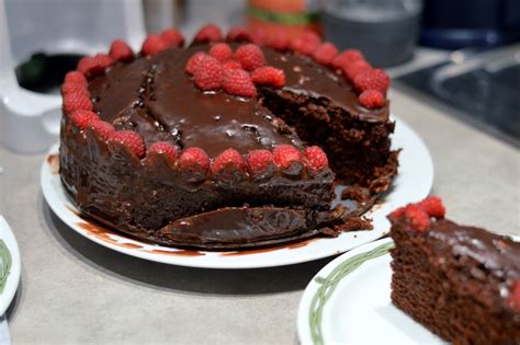 Wenn auch etwas anders als das original: VeganMoFo 2014 Rezept: Himbeer-Schoko-Mud Cake | Avilia ...