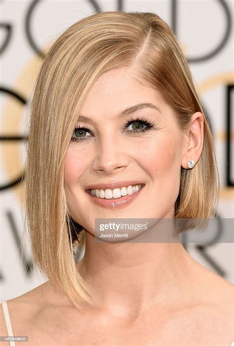 Actress Rosamund Pike Attends The 72nd Annual Golden Globe Awards At