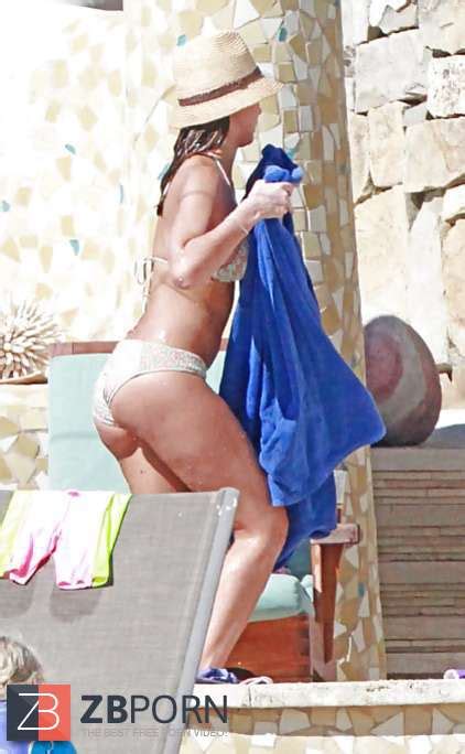 Jessica Alba Wearing A Bathing Suit In Los Cabos Zb Porn