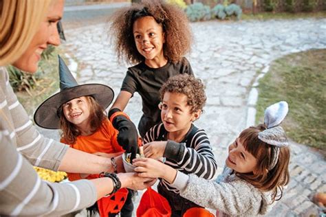 Safety Tips You Need To Know Before Your Kids Go Trick Or Treating