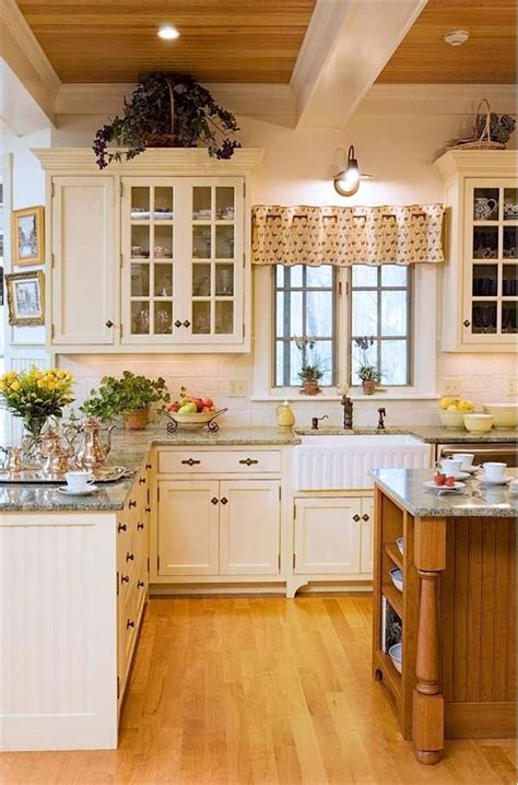 10 White Country Kitchen Cabinets