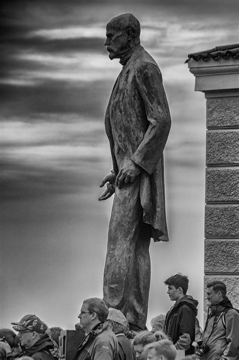 The Tall One Tomas Garrigue Masaryk Statue Outside Prague Flickr