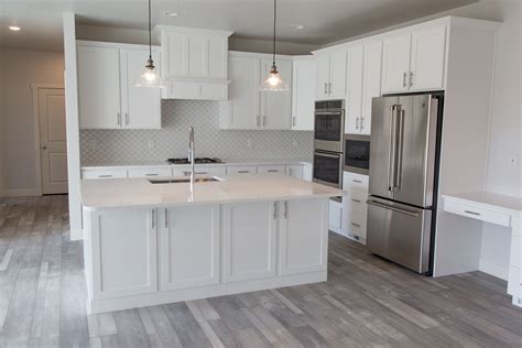 Simple White Kitchen Cabinets Quartz Countertops For Living Room