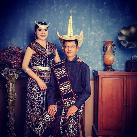 Baju Tradisional Belu Ntt Baju Adat Khas Nusa Tenggara Timur Baju Adat Tradisional