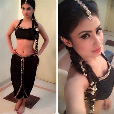 Naagin Actress Mouni Roy Hottest Photos Reveals Her Sexy Abs