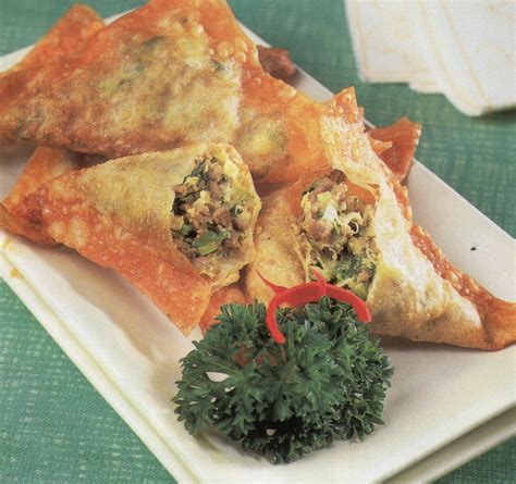 Untuk memasarkan lontong isi oncom ini pun tidak lah terlalu sulit dan tidak perlu usaha yang memerlukan waktu lama. KUMPULAN RESEP KHUSUS PEMULA: Oncom Goreng Tepung