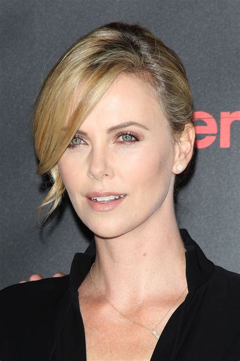 The Best Beauty Looks Of The Week Charlize Theron Beauty Charlize