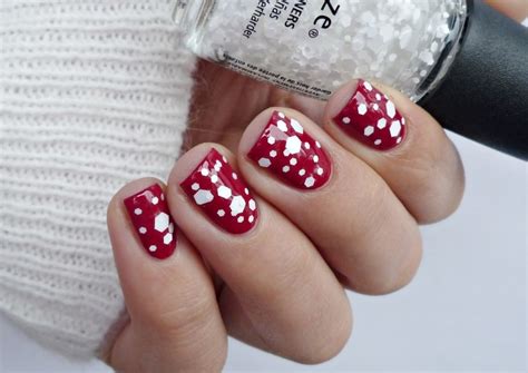 china glaze tip your hat and china glaze chillin with my snow mies swatch by romana nailpolis