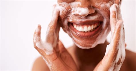 How To Choose The Right Cleanser According To Your Skin Type