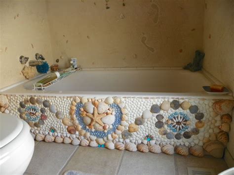 This Tub I Covered In Actual Seashells Walls Are Covered In A Sandy