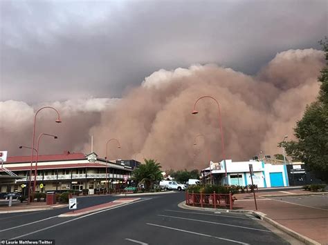 Incredible Moment A Huge Rolling ‘haboob Dust Storm Makes Its Way