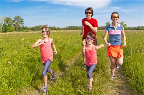 Que el covid no impida realizar juegos recreativos en familia. Running para niños | Niños | Sportlife