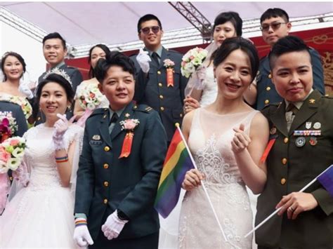 Pernikahan Massal Di Militer Taiwan Ada Pasangan Lesbian Tagar